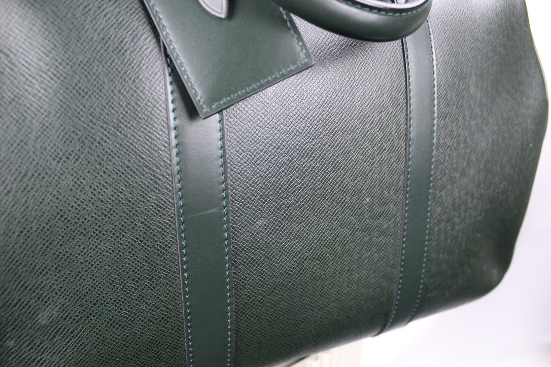 Louis Vuitton Taiga Kendall