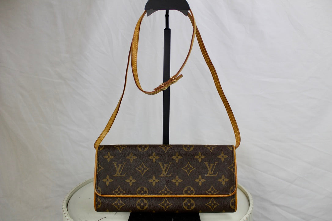 Louis Vuitton Pochette Twin GM