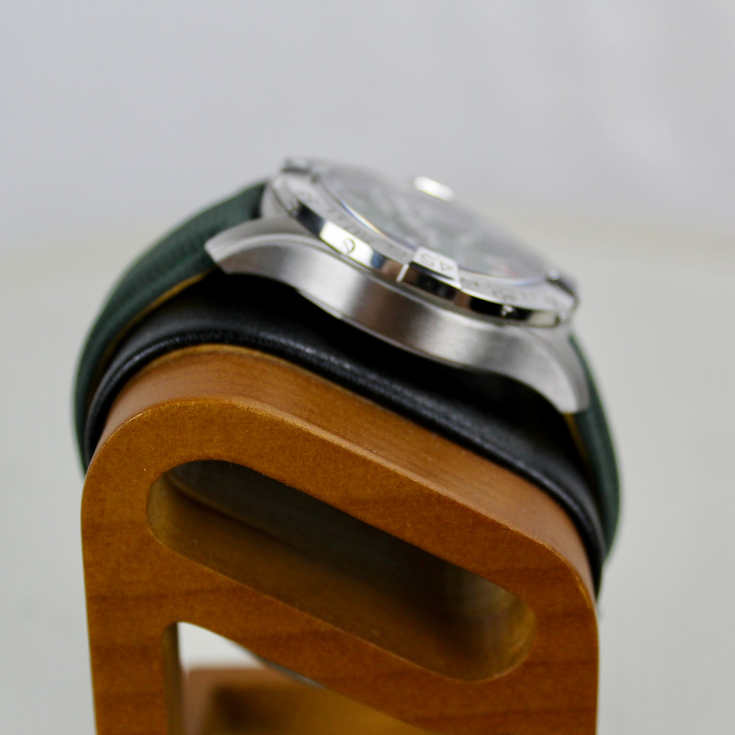 Breitling Avenger 42 - A17328 - Green