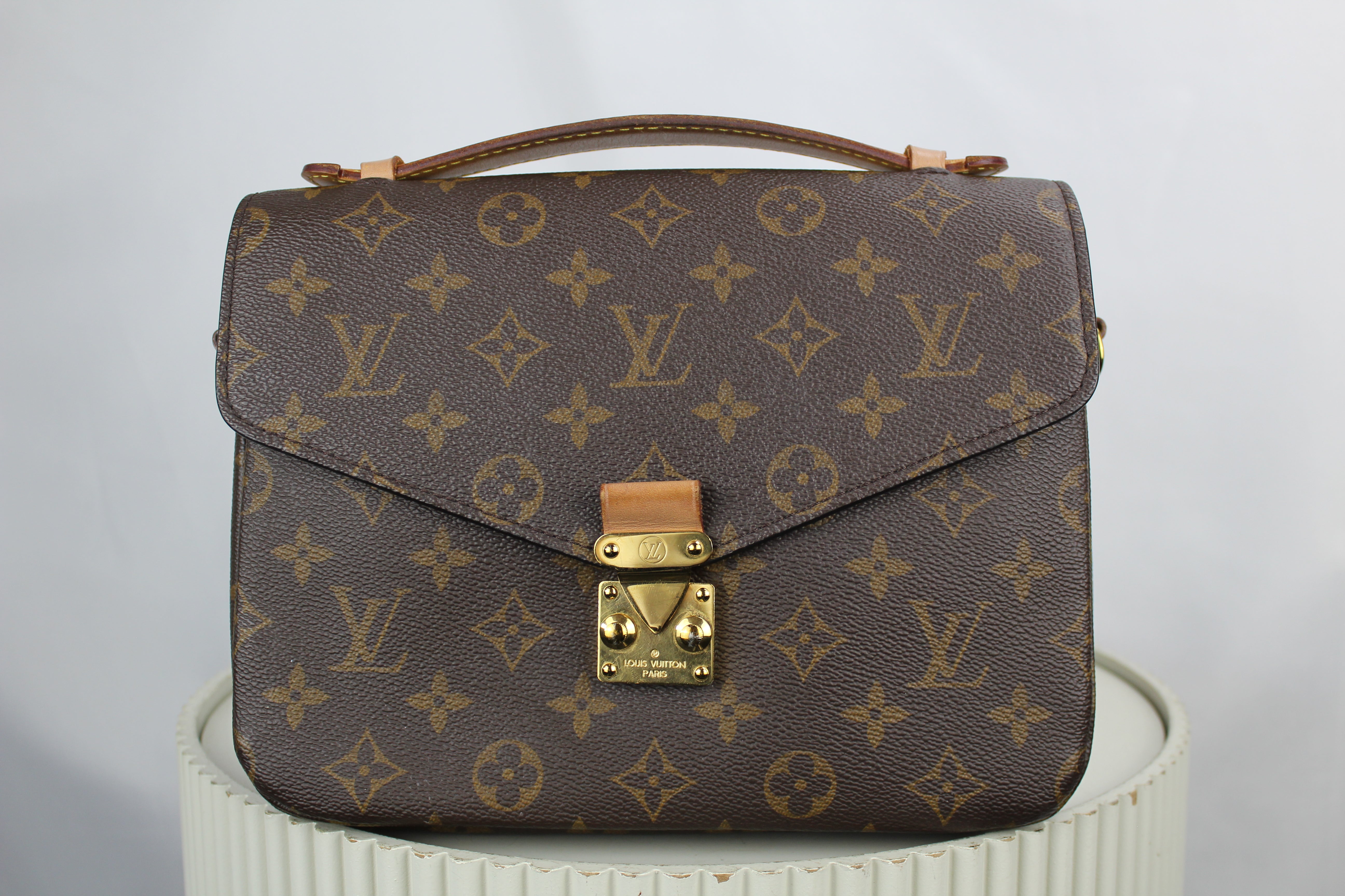 Louis Vuitton Pochette Metis MM