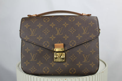Louis Vuitton Pochette Metis MM