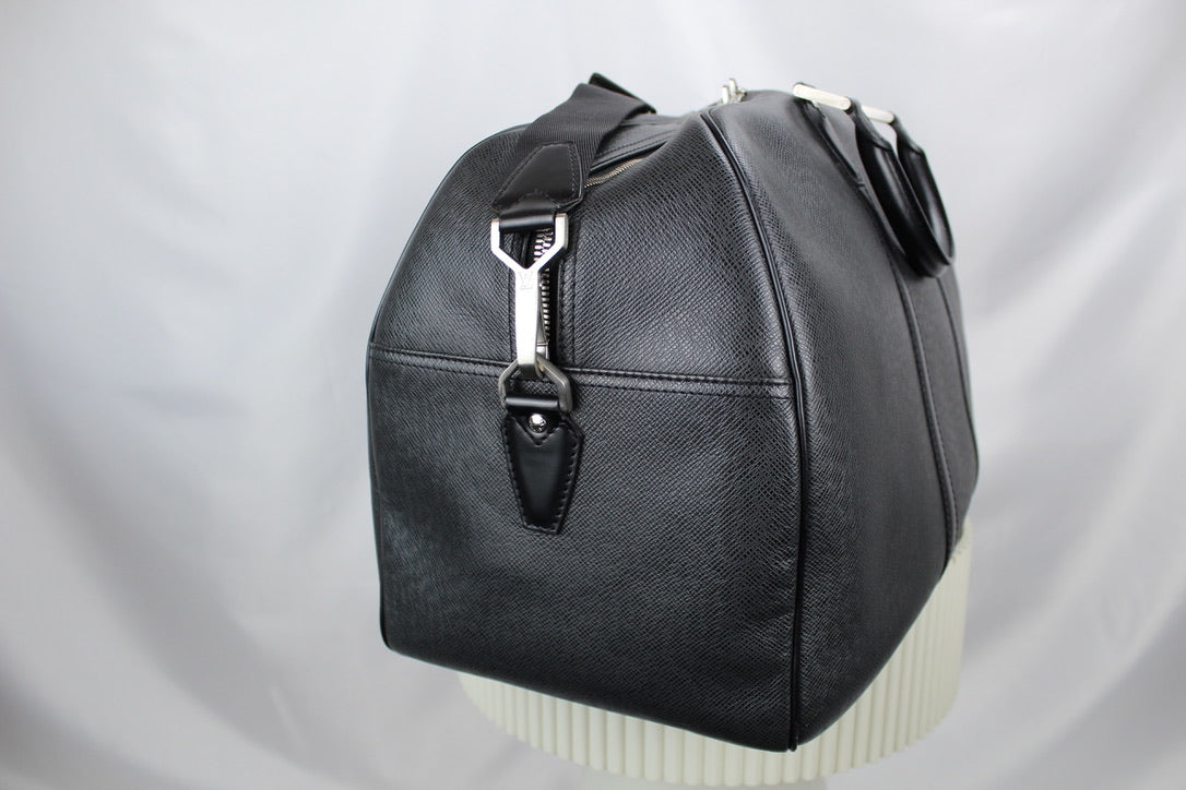 Louis Vuitton Taiga Kendall PM