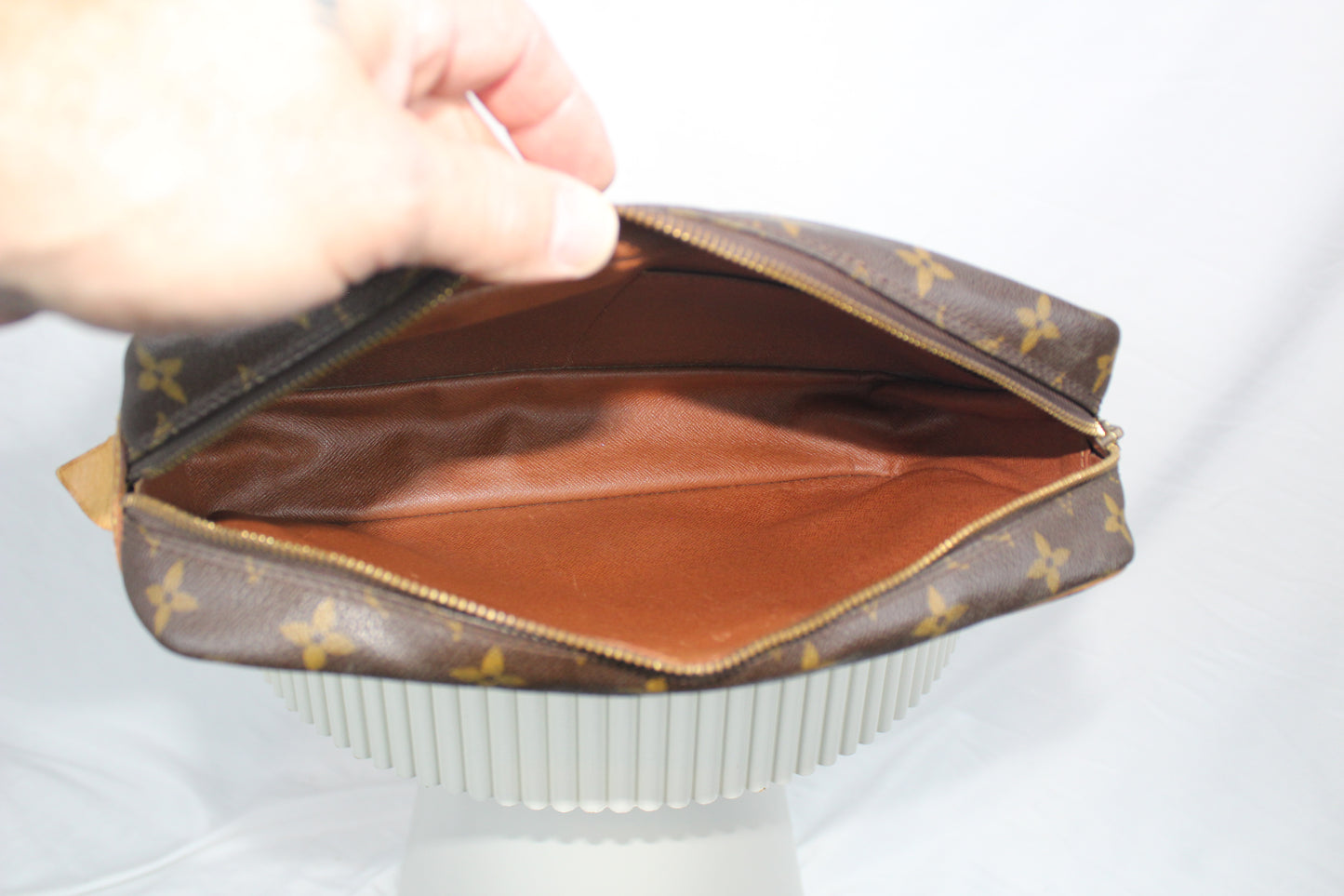 Louis Vuitton Compi 28