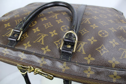 Louis Vuitton Porte Documents Voyage Macassar