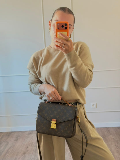 Louis Vuitton Pochette Metis MM