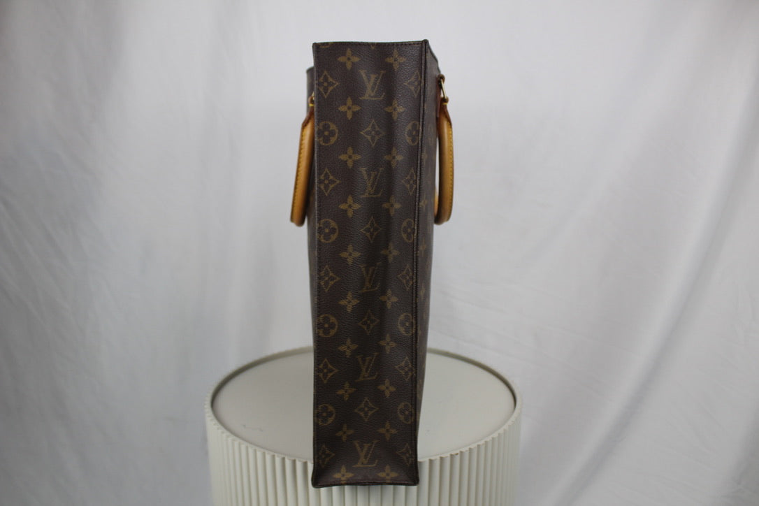 Louis Vuitton Sac Plat