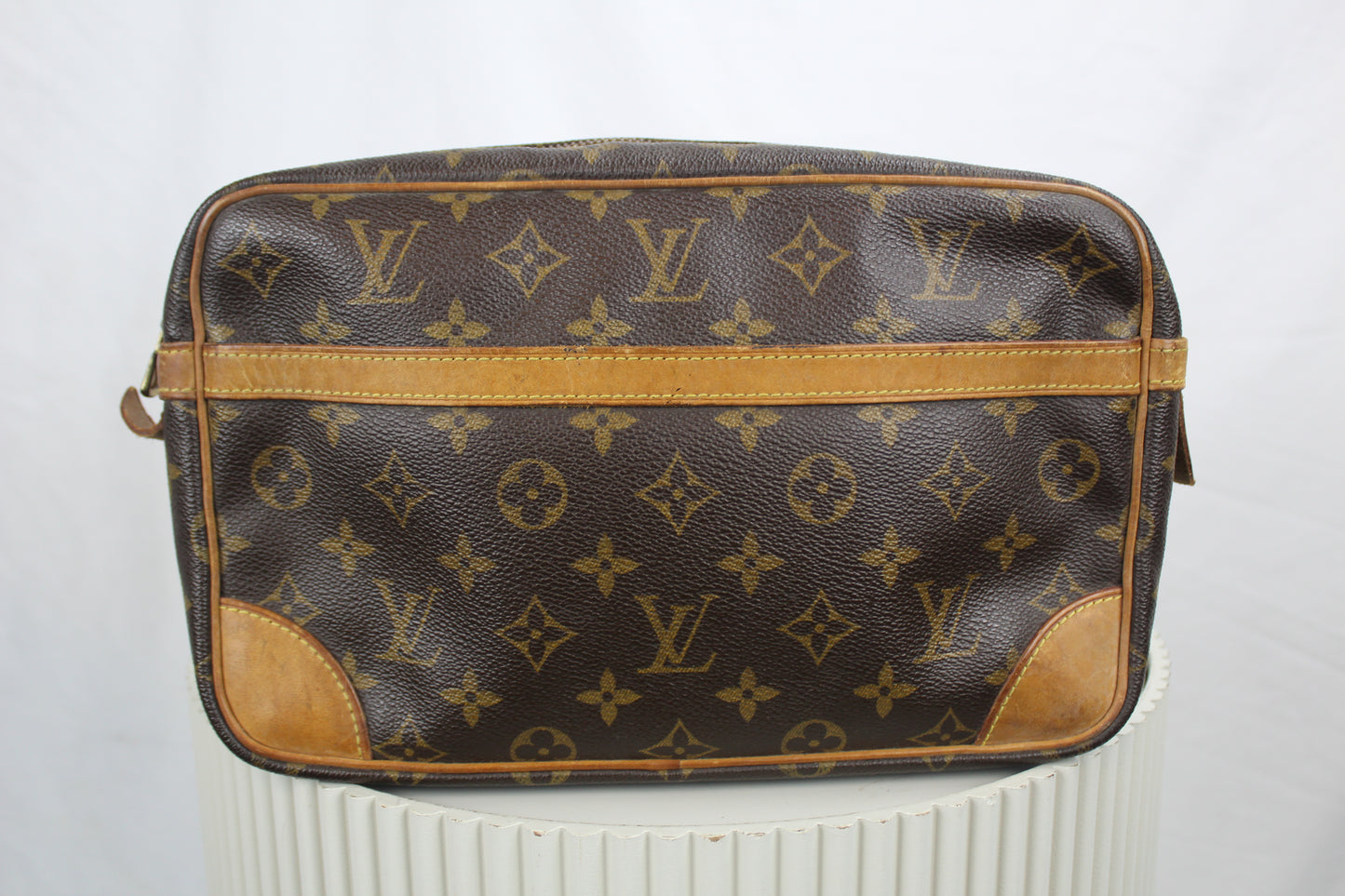 Louis Vuitton Compi 28