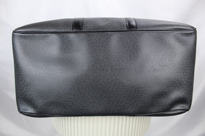 Louis Vuitton Taiga Kendall PM
