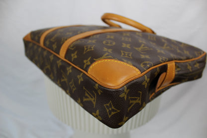 Louis Vuitton Porte Documents Voyage