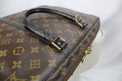 Louis Vuitton Porte Documents Voyage Macassar