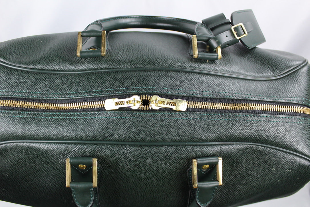 Louis Vuitton Taiga Kendall