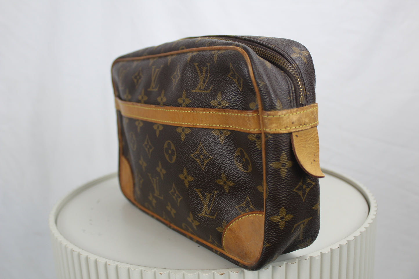 Louis Vuitton Compi 28