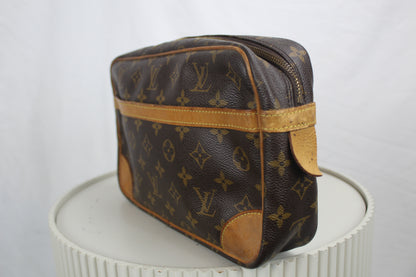 Louis Vuitton Compi 28