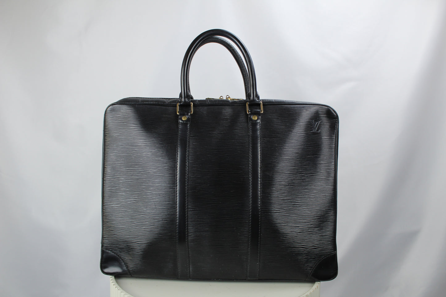 Louis Vuitton Porte Documents Voyage Epi