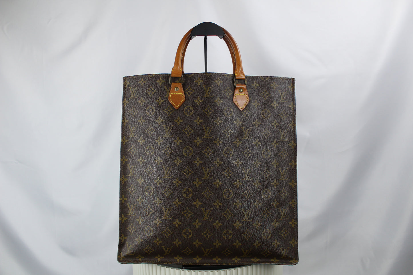 Louis Vuitton Sac Plat