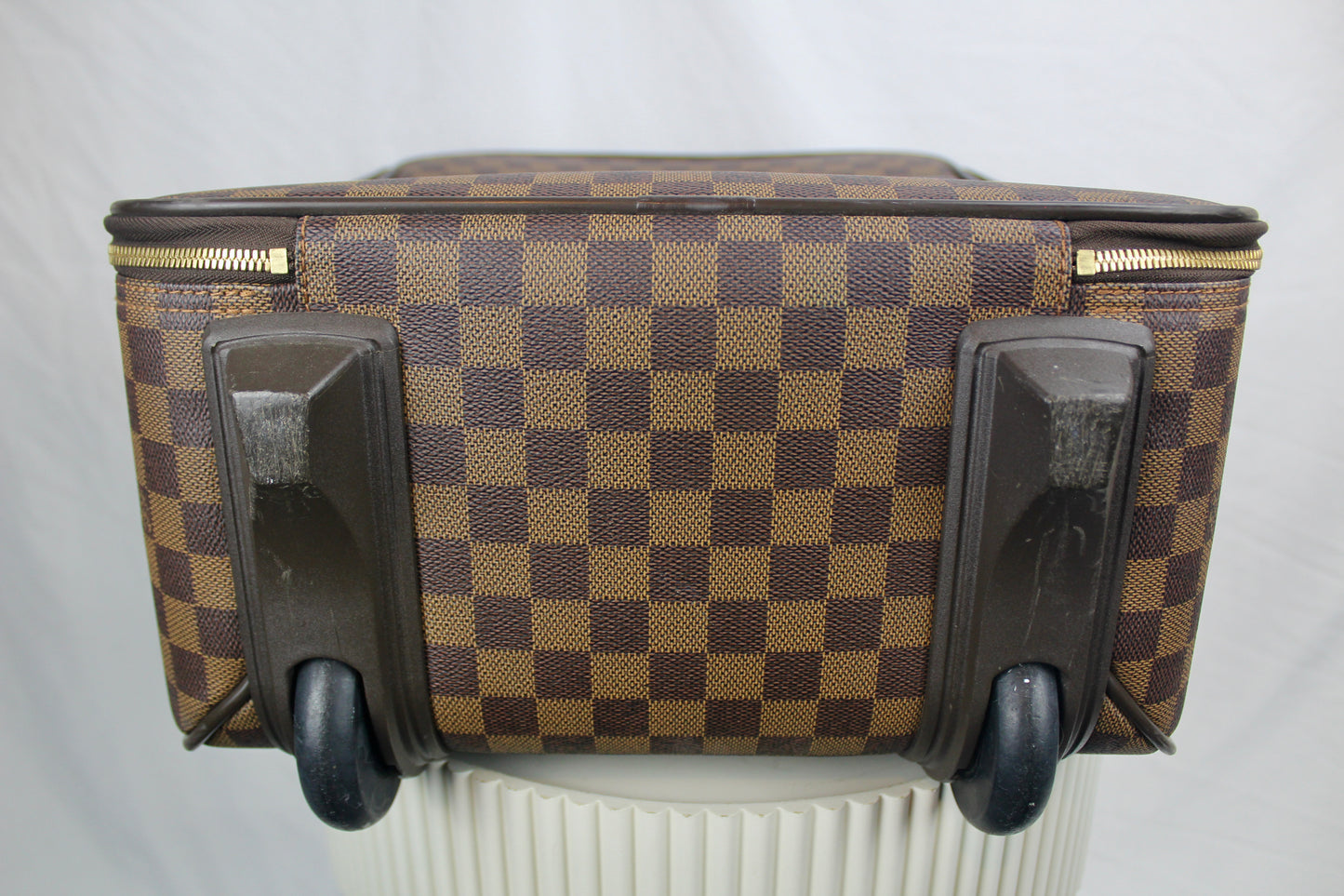 Louis Vuitton Pegase 45 Damier Ebene
