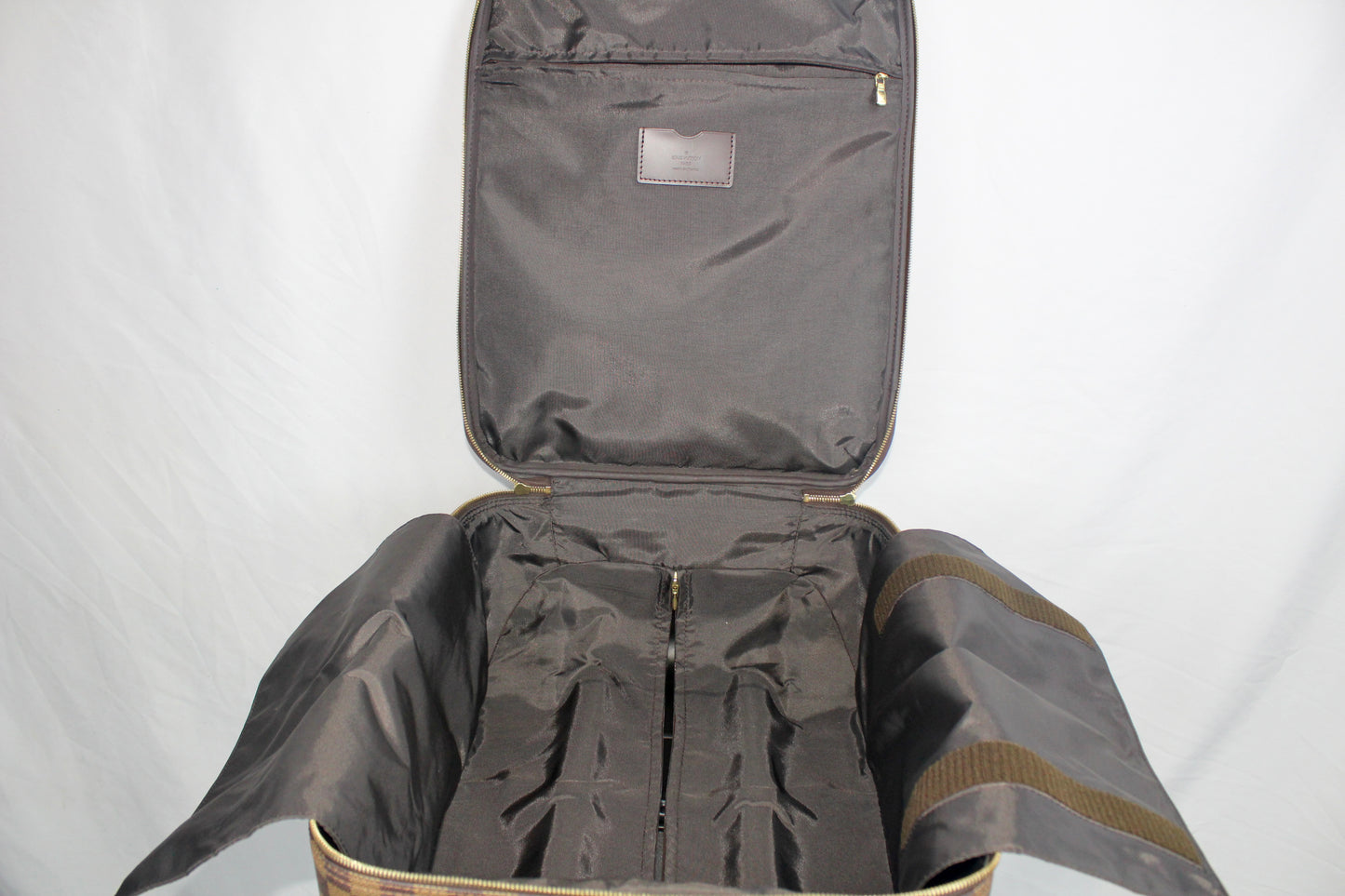 Louis Vuitton Pegase 45 Damier Ebene