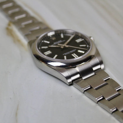Rolex Oyster Perpetual - 124300