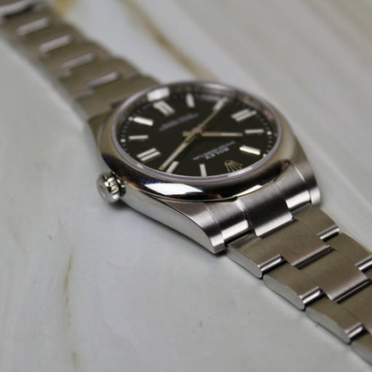 Rolex Oyster Perpetual - 124300