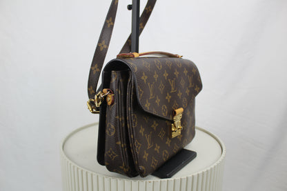 Louis Vuitton Pochette Metis