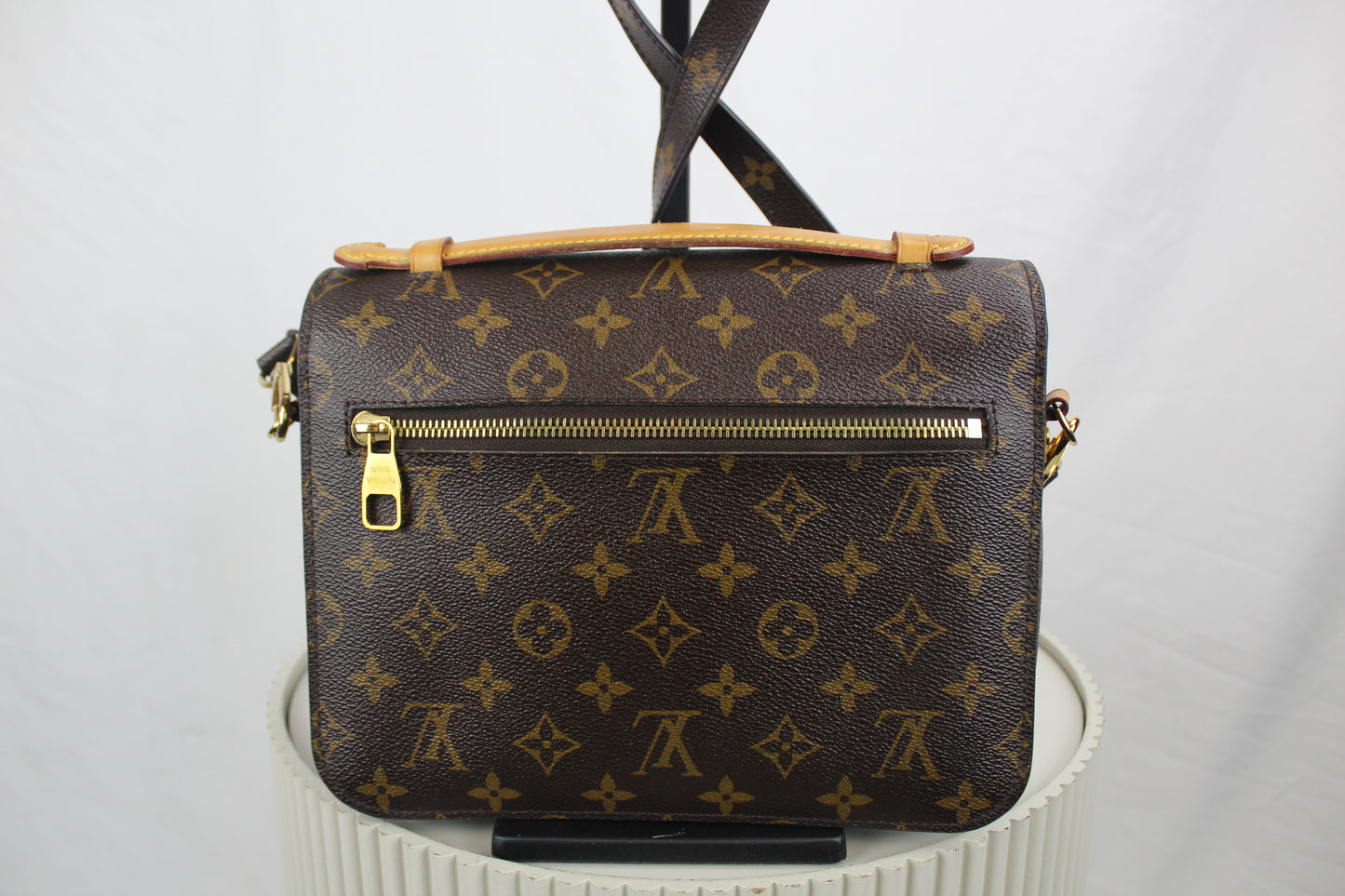 Louis Vuitton Pochette Metis