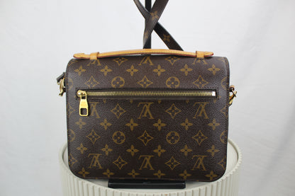 Louis Vuitton Pochette Metis