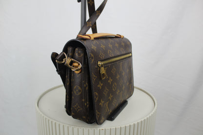 Louis Vuitton Pochette Metis