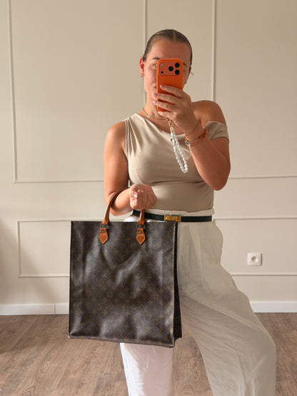 Louis Vuitton Sac Plat