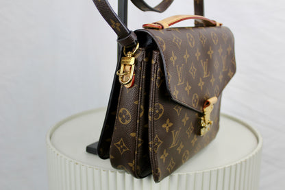 Louis Vuitton Pochette Métis