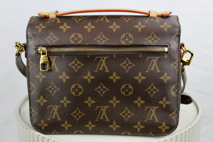 Louis Vuitton Pochette Métis