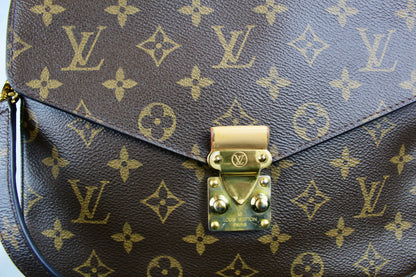 Louis Vuitton Pochette Métis