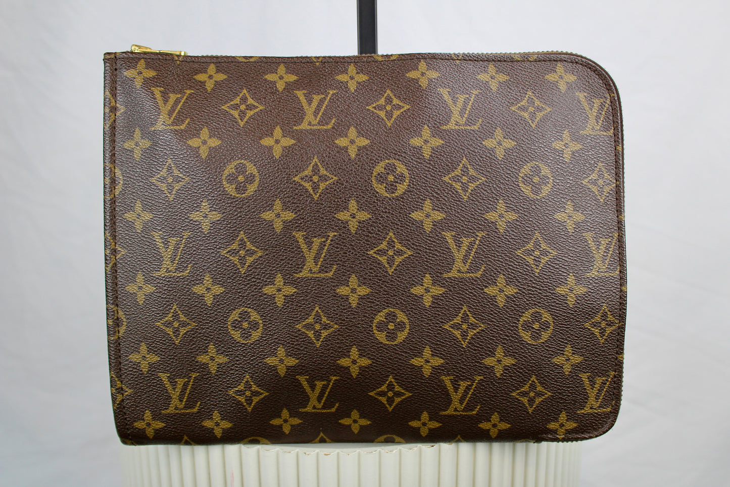 Louis Vuitton Posh Documents