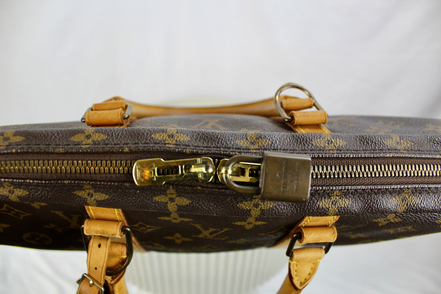 Louis Vuitton Porte Documents Voyage