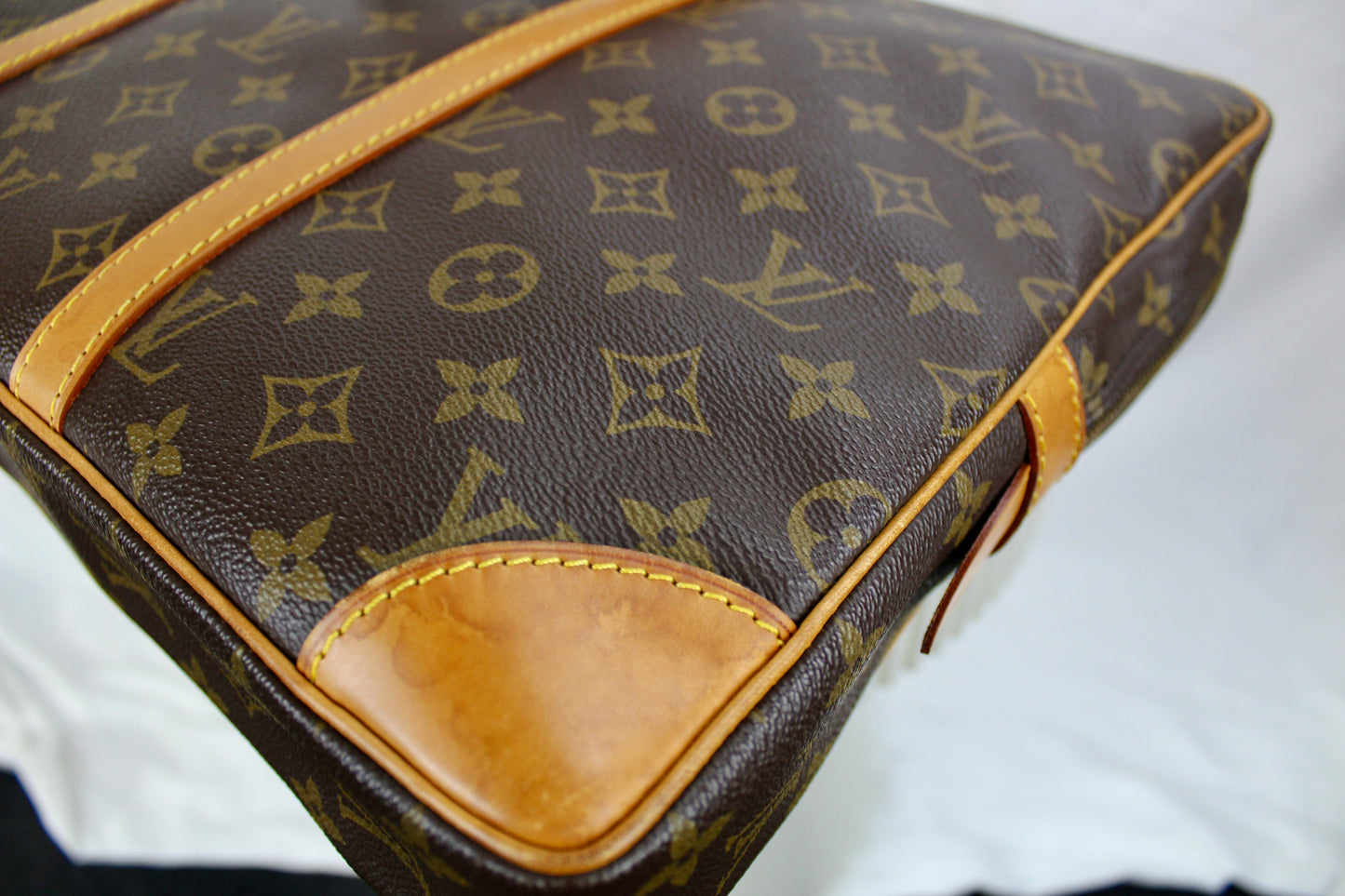 Louis Vuitton Porte Documents Voyage