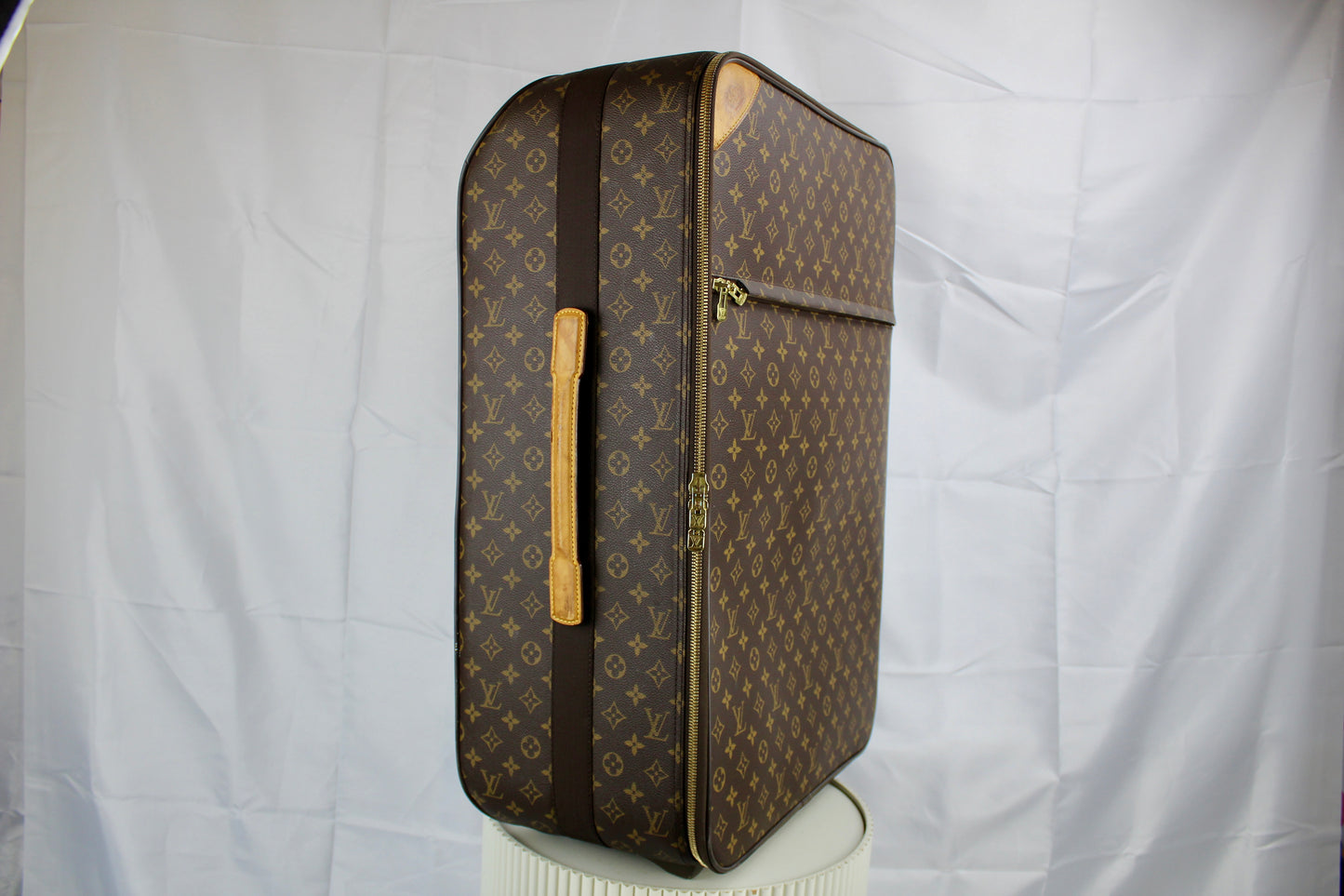 Louis Vuitton Pegase 65