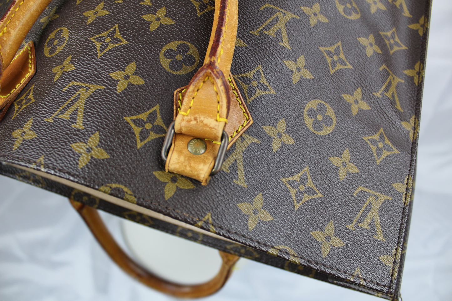 Louis Vuitton Sac Plat